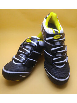 รองเท้าจักรยาน Tiebao สีดำ-ขาว