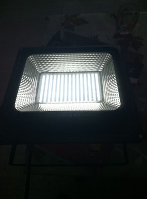 ไฟ LED flood light ชนิดไฟ DC ขนาดแรงดัน 12-85 Volt (ขนาด 100 w)