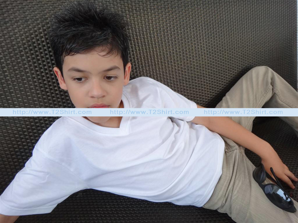 เสื้อยืดเด็ก คอวี แขนสั้น สีขาว Size L