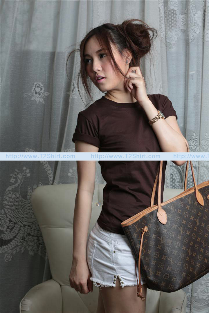 เสื้อยืด คอกลม แขนสั้น สีน้ำตาล Size M
