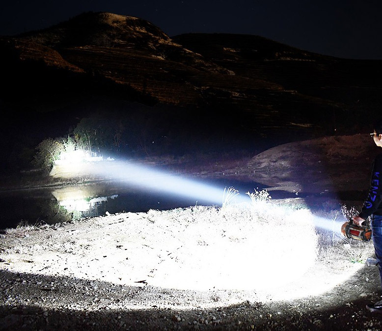 ไฟฉายสะพายแรงสูง พร้อมตัวปั่นไฟฟ้าในตัว Warsun 886B