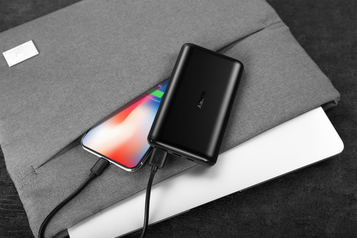Aukey Powerbank USB-C Power Bank รุ่น PB-XN10 (10,000 mAh) สีดำ