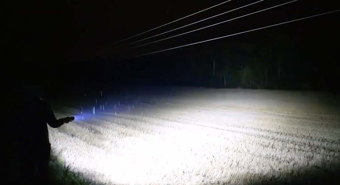 ไฟฉายแรงสูงส่องไกล ขนาดกลาง Skywolfeye T162 26650