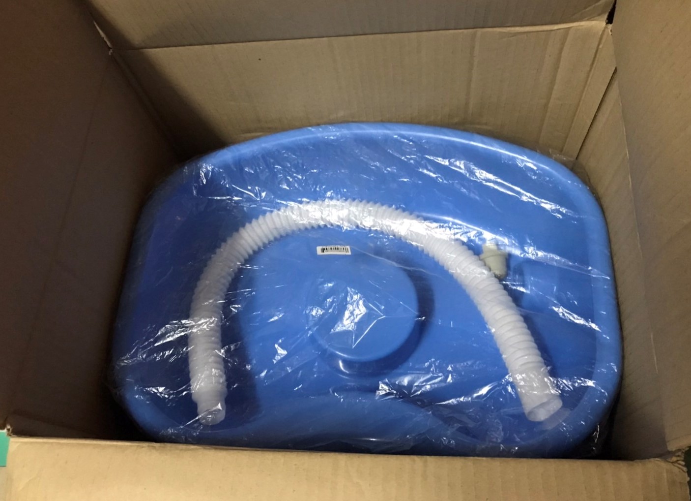 อ่างสระผมบนเตียง หรือบนที่นอนผู้ป่วย เหมาะสำหรับผู้ป่วยติดเตียง อ่างสระผมผู้สูงอายุ อ่างสระผมสตรีมีครรภ์ อ่างสระผมเด็ก (มือสองสภาพดีมากๆๆๆๆ)