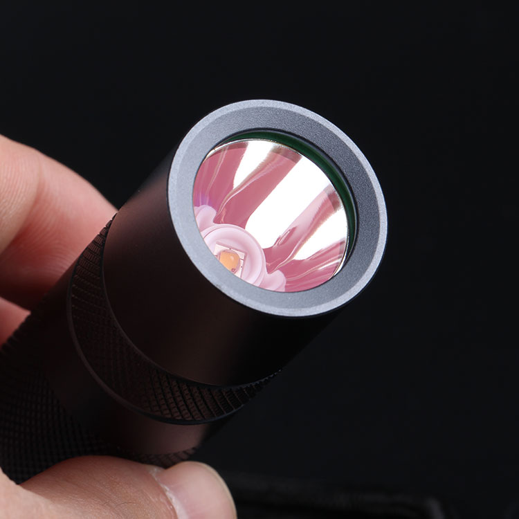 ไฟฉายพกพาคุณภาพสูง Convoy รุ่น S2+ Titanium Luminus SSST20 led 6500K