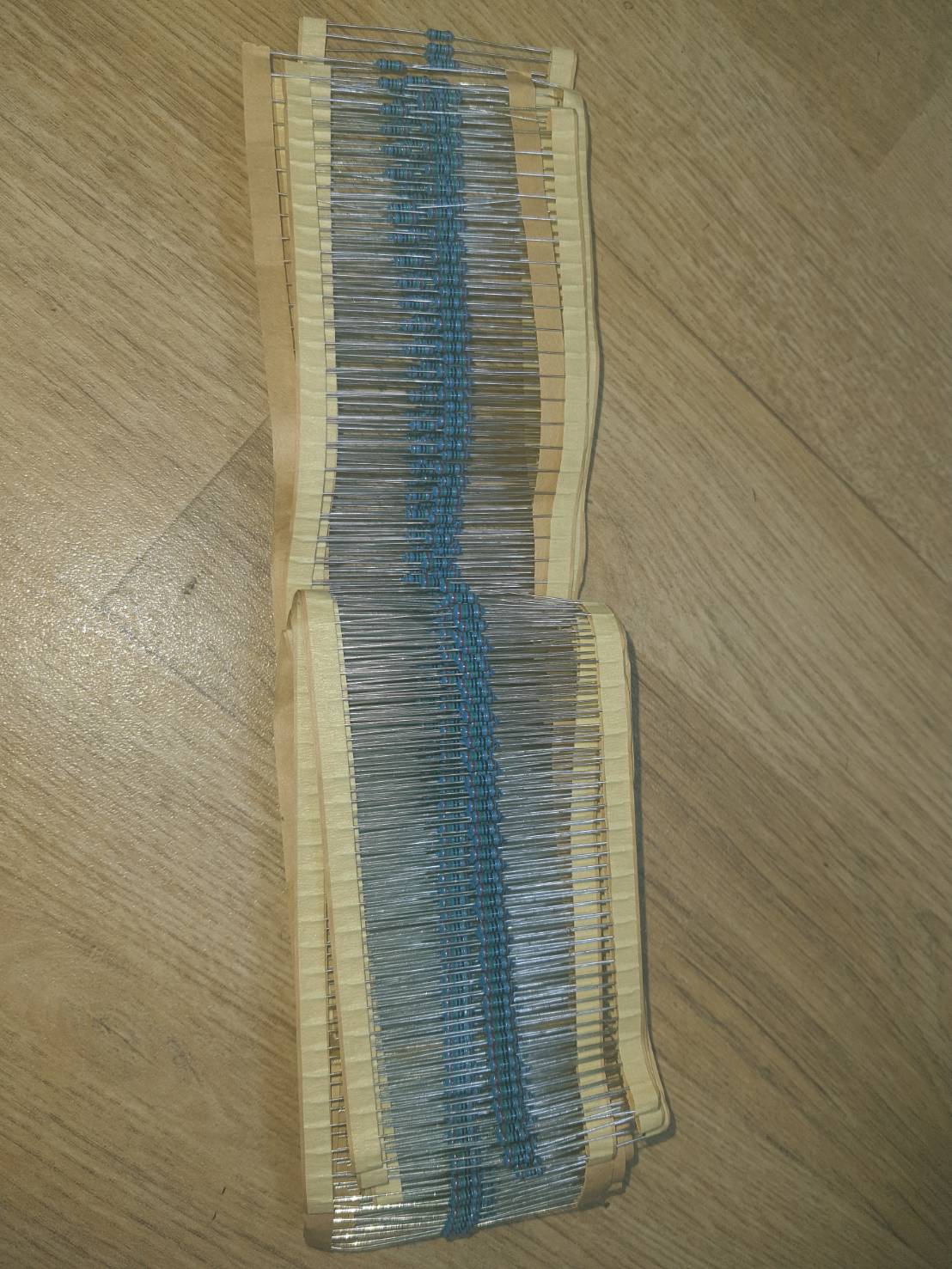 250R ( 250 Ω ) 1/4W 1%