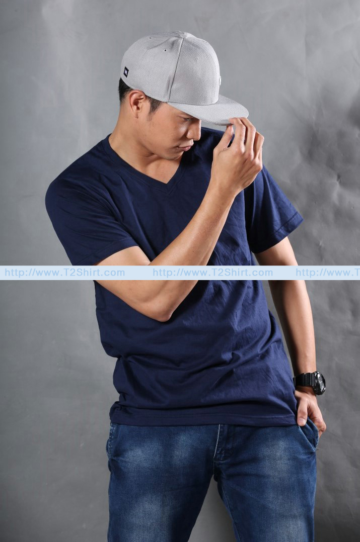 เสื้อยืด คอวี แขนสั้น สีกรมท่า Size L