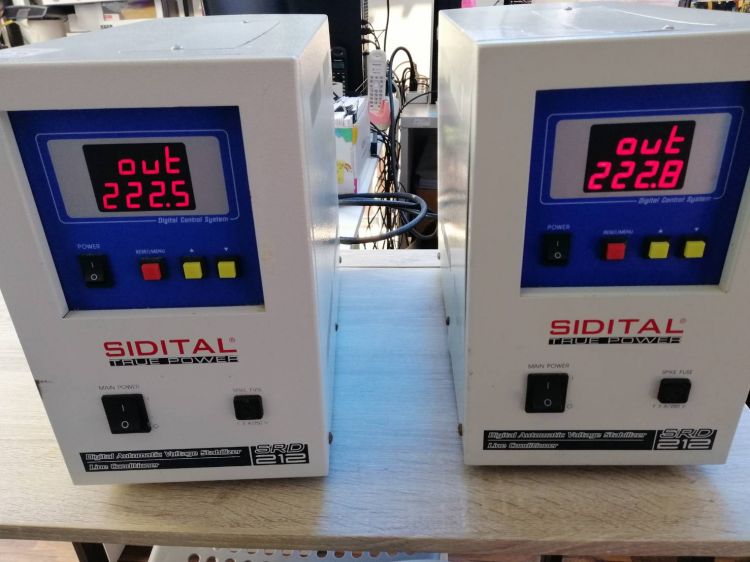 (ขายแล้วครับ) เครื่องคุมไฟคุณภาพ Stabilizer SIDITAL ขนาด 2KVA