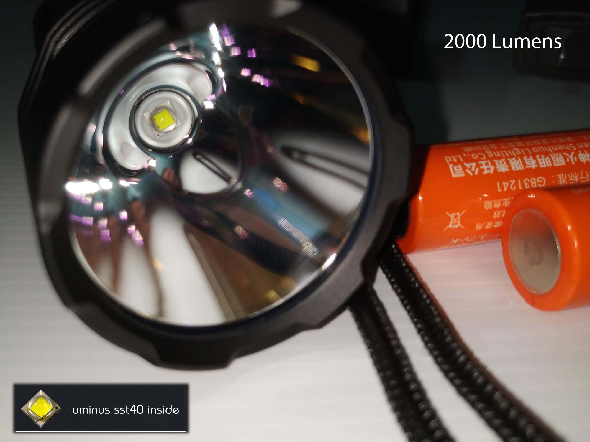 ไฟฉายพกพาคุณภาพสูง Convoy C8+ Luminus SST40 LED 2000 LM