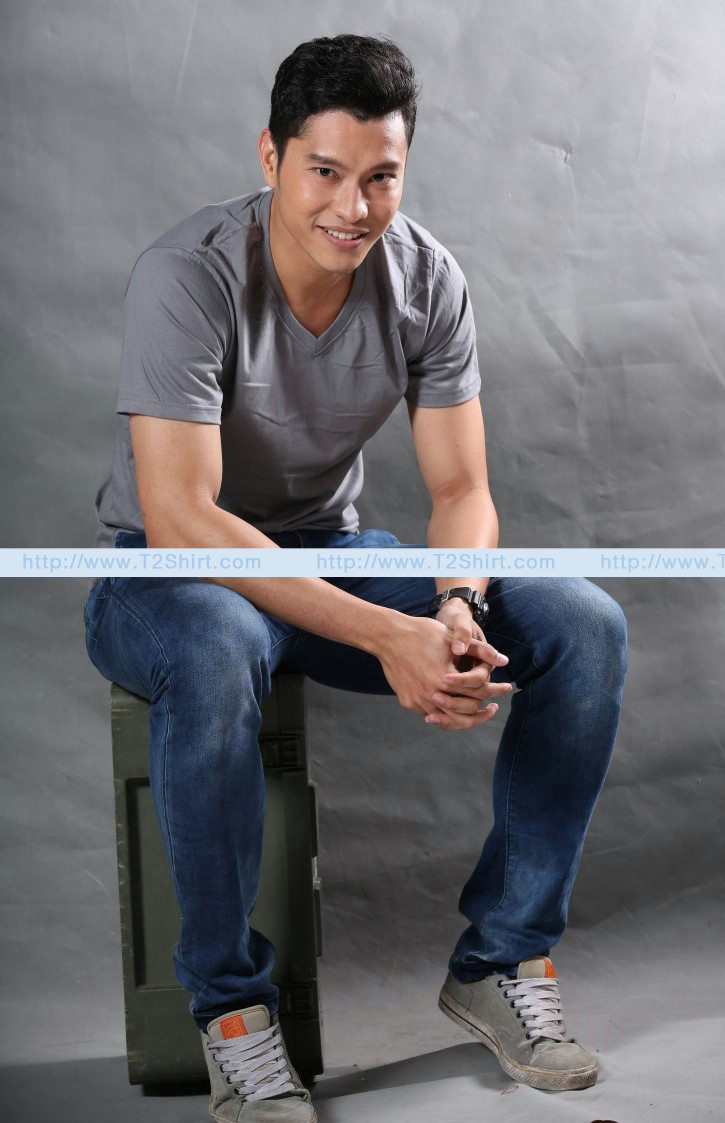 เสื้อยืด คอวี แขนสั้น สีเทาอ่อน Size S