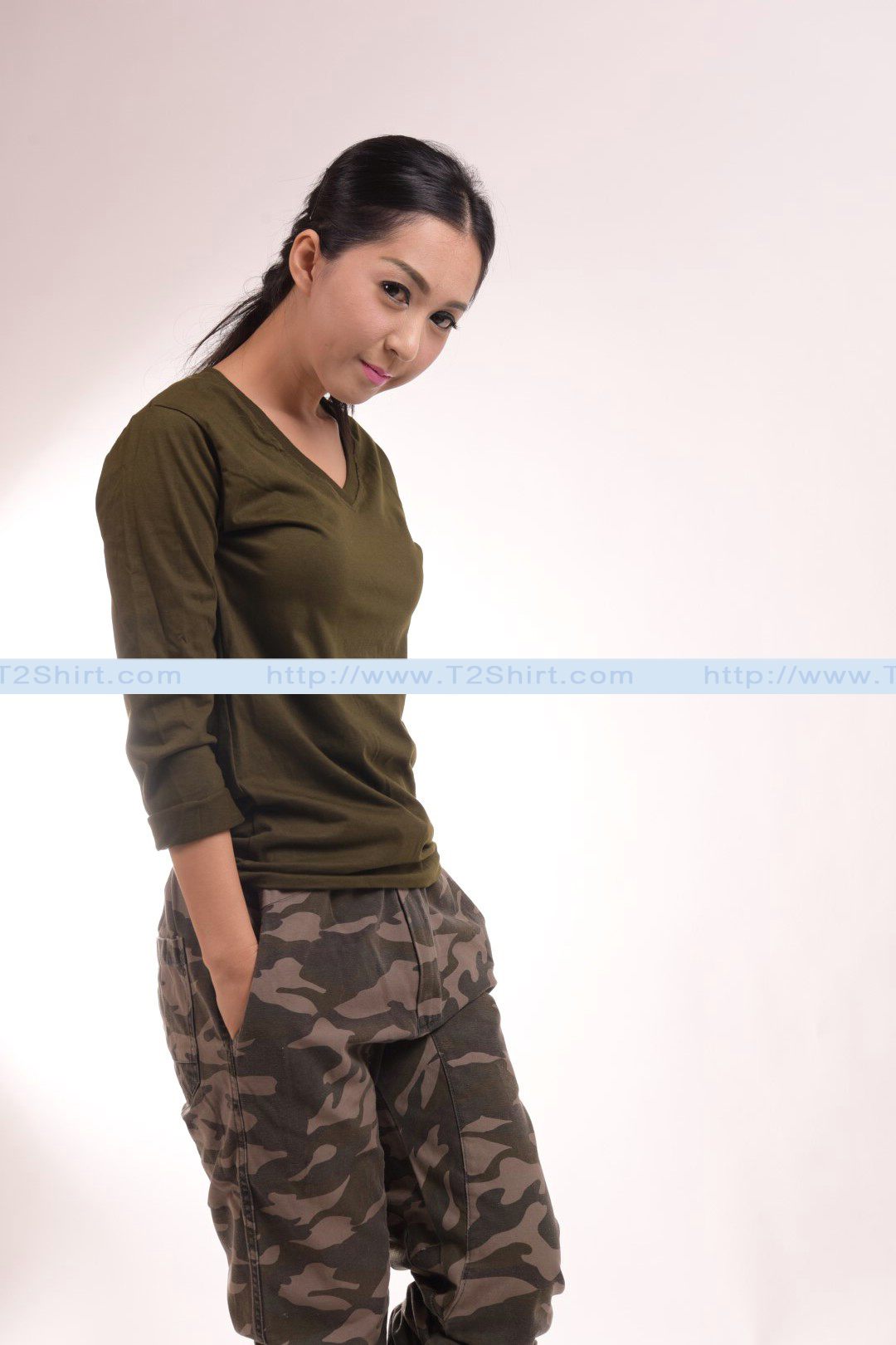 เสื้อยืด คอวี แขนยาว สีเขียวขี้ม้า Size 2XL