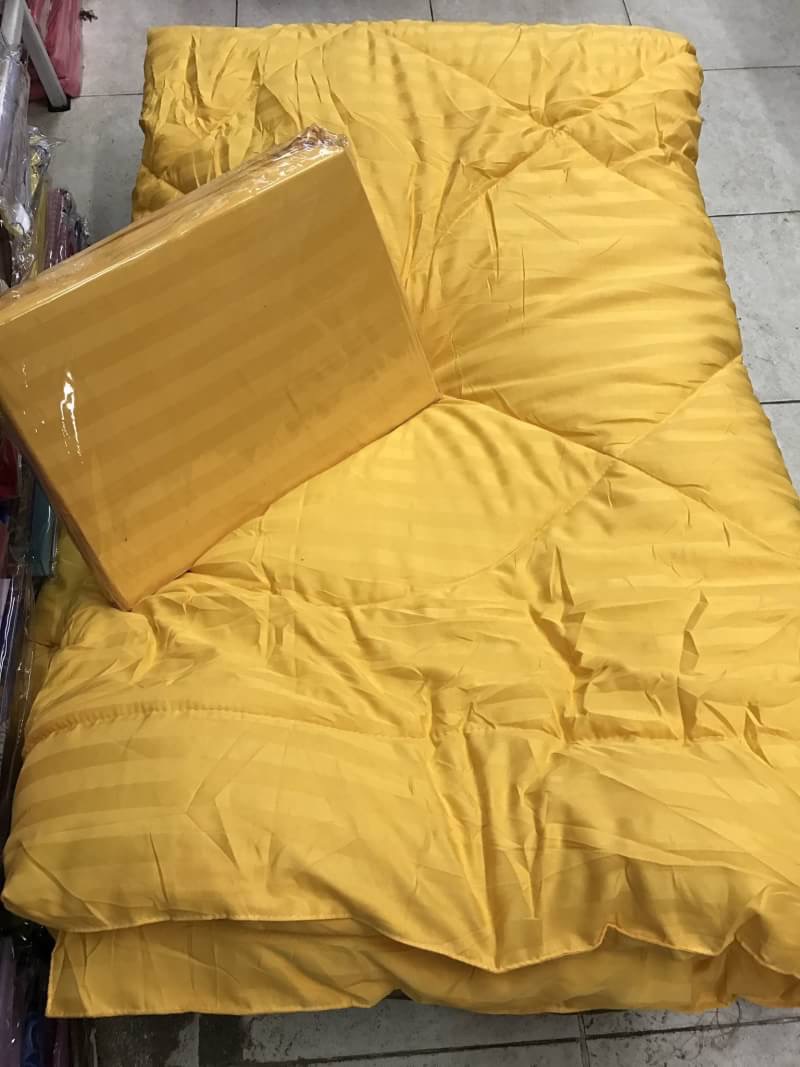 ชุดผ้าปูสีพื้น ลายริ้ว 6ฟุต 6 ชิ้น ผ้าห่มขนาด 7 ฟุต