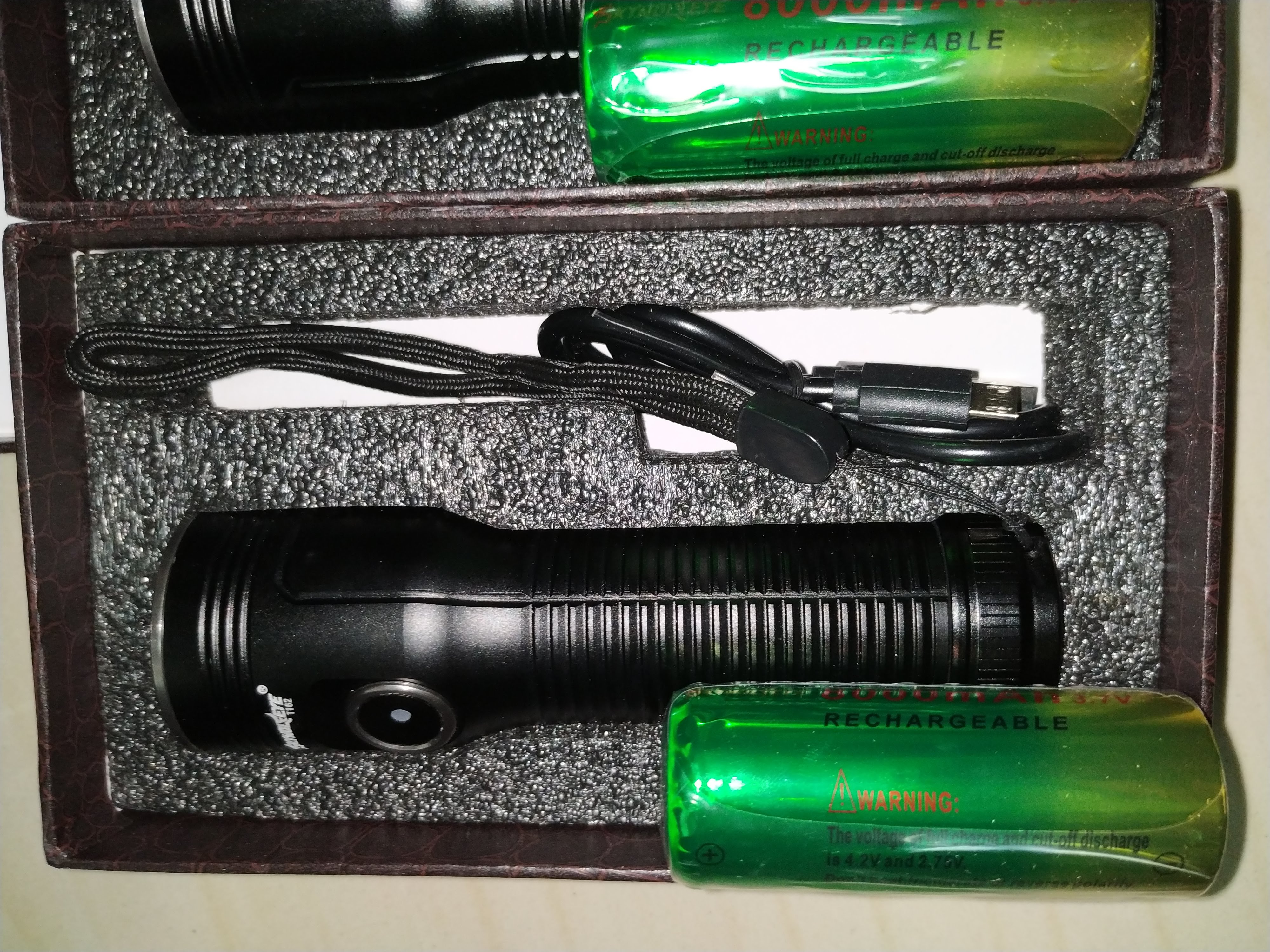 ไฟฉายแรงสูงส่องไกล ขนาดกลาง Skywolfeye T162 26650