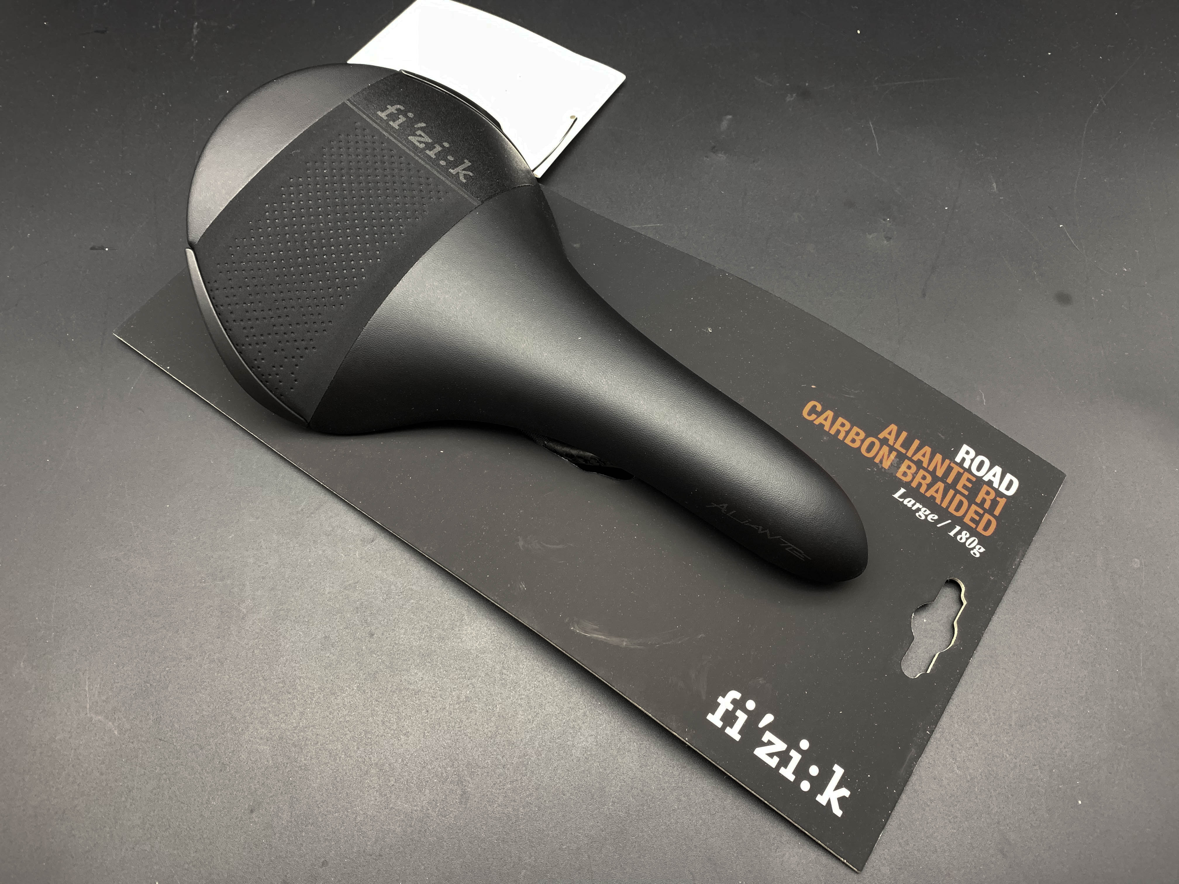 เบาะ Fizik Aliante R1 ราง คาร์บอน Large