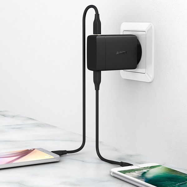 Adapter Aukey 29W PD2.0 USB-C or USB-A (2ports) USB-TypeC with AiPower Port Wall Charger with Power Delivery 2.0 (PA-Y7)