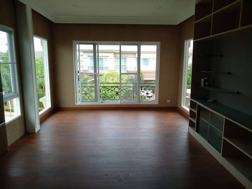 บ้านเดี่ยว 2 ชั้น พื้นที่ : 1 งาน 46.1 ตรว. หมู่บ้านลัดดารมย์ เลขที่ 22/70 ตำบลอ้อมเกร็ด อำเภอปากเกร็ด จังหวัดนนทบุรี ระหัสก.2206