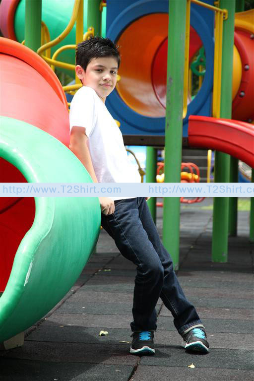 เสื้อยืดเด็ก คอกลม แขนสั้น สีขาว Size L