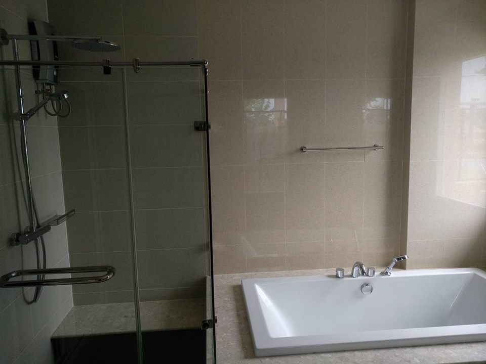 บ้านเดี่ยว 2 ชั้น พื้นที่ : 1 งาน 46.1 ตรว. หมู่บ้านลัดดารมย์ เลขที่ 22/70 ตำบลอ้อมเกร็ด อำเภอปากเกร็ด จังหวัดนนทบุรี ระหัสก.2206