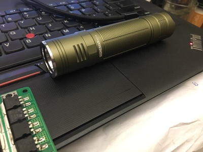 ไฟฉายแรงสูงขนาดเล็ก Pioneman K21X Desert Sand หลอด SST70 , 3000 LM