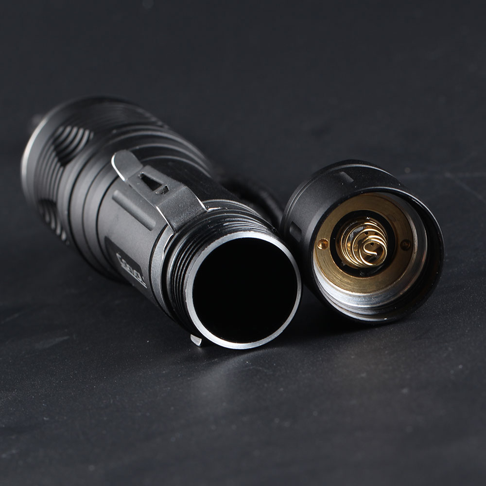 ไฟฉายพกพาคุณภาพสูง Convoy M2 XHL hi LED