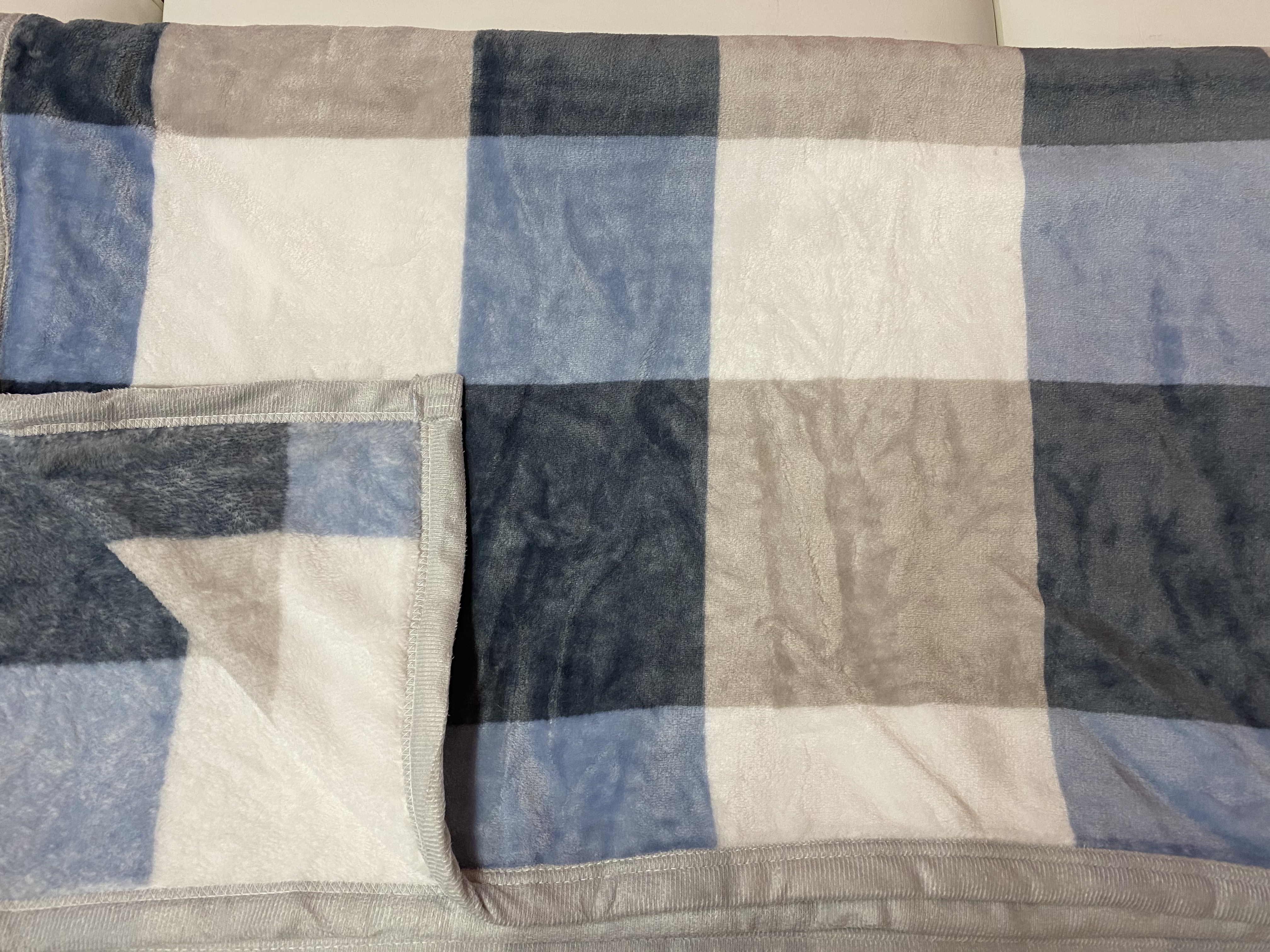 ผ้าห่มนาโนแบบลวดลาย 6ฟุต หนานุ่มนิ่ม ส่งฟรี ขนส่งเอกชน