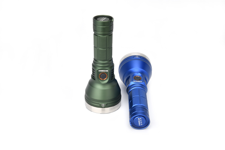 ไฟฉายพกพาขนาดกลาง แบบส่องไกล Mateminco MT-35 Mini