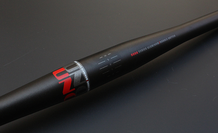 แฮนด์ภูเขาตรง Uno HB-FB 12