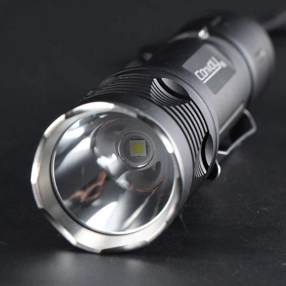 ไฟฉายพกพาคุณภาพสูง Convoy M2 XHL hi LED