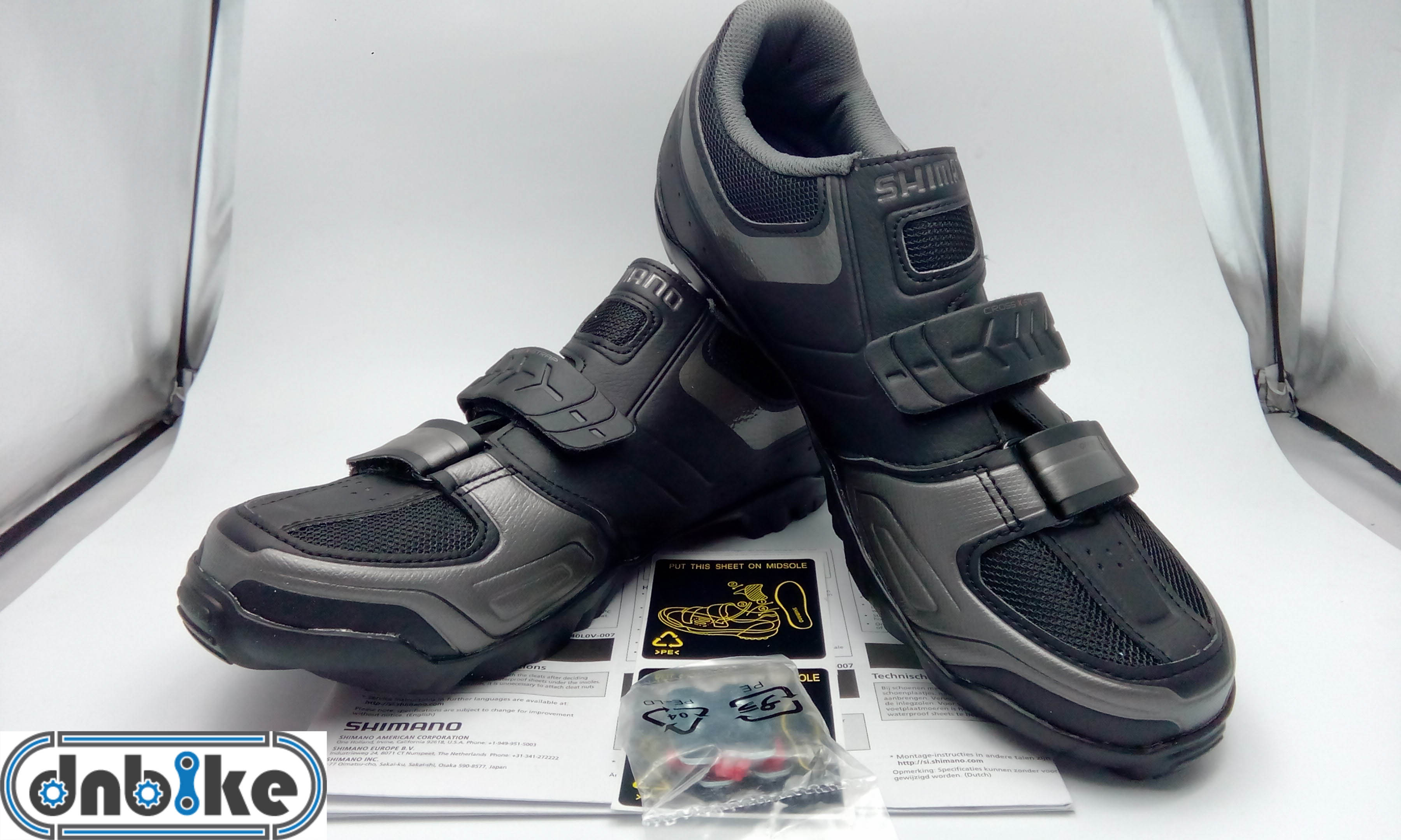 รองเท้า Shimano M089