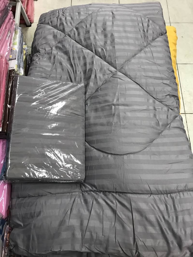 ชุดผ้าปูสีพื้น ลายริ้ว 6ฟุต 6 ชิ้น ผ้าห่มขนาด 7 ฟุต