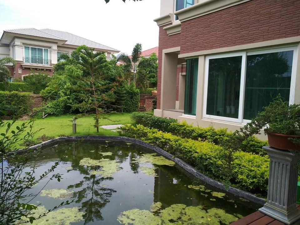 บ้านเดี่ยว 2 ชั้น พื้นที่ : 1 งาน 46.1 ตรว. หมู่บ้านลัดดารมย์ เลขที่ 22/70 ตำบลอ้อมเกร็ด อำเภอปากเกร็ด จังหวัดนนทบุรี ระหัสก.2206