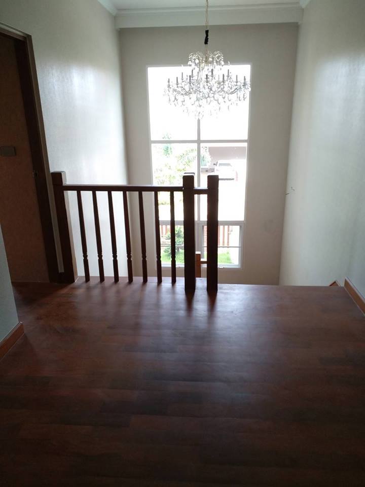 บ้านเดี่ยว 2 ชั้น พื้นที่ : 1 งาน 46.1 ตรว. หมู่บ้านลัดดารมย์ เลขที่ 22/70 ตำบลอ้อมเกร็ด อำเภอปากเกร็ด จังหวัดนนทบุรี ระหัสก.2206