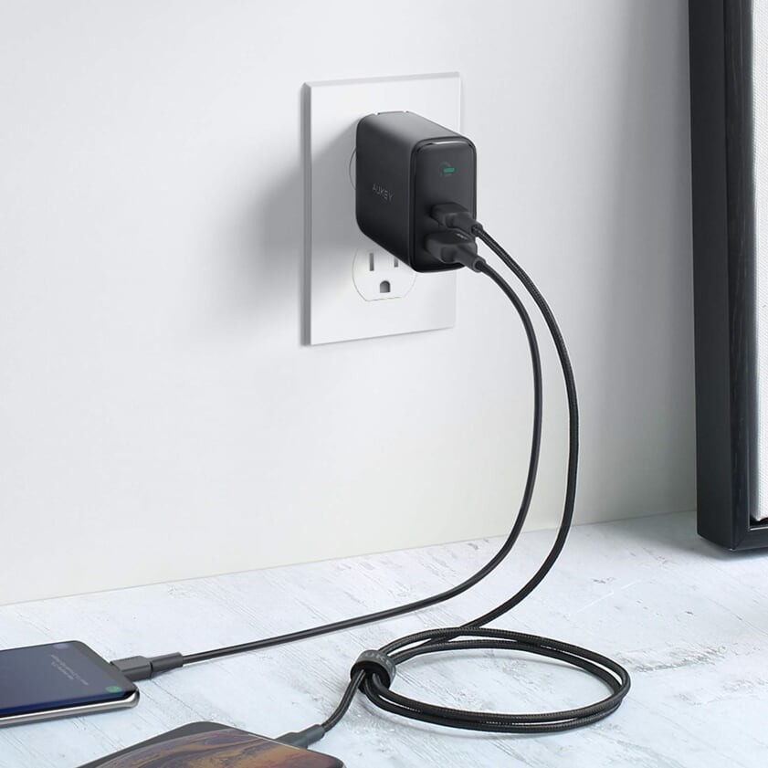 Adapter Aukey หัวปลั๊กชาร์จเร็ว Dynamic USB-C Power Delivery 30W และ AiPower Fast Charge ช่อง รุ่น PA-D1