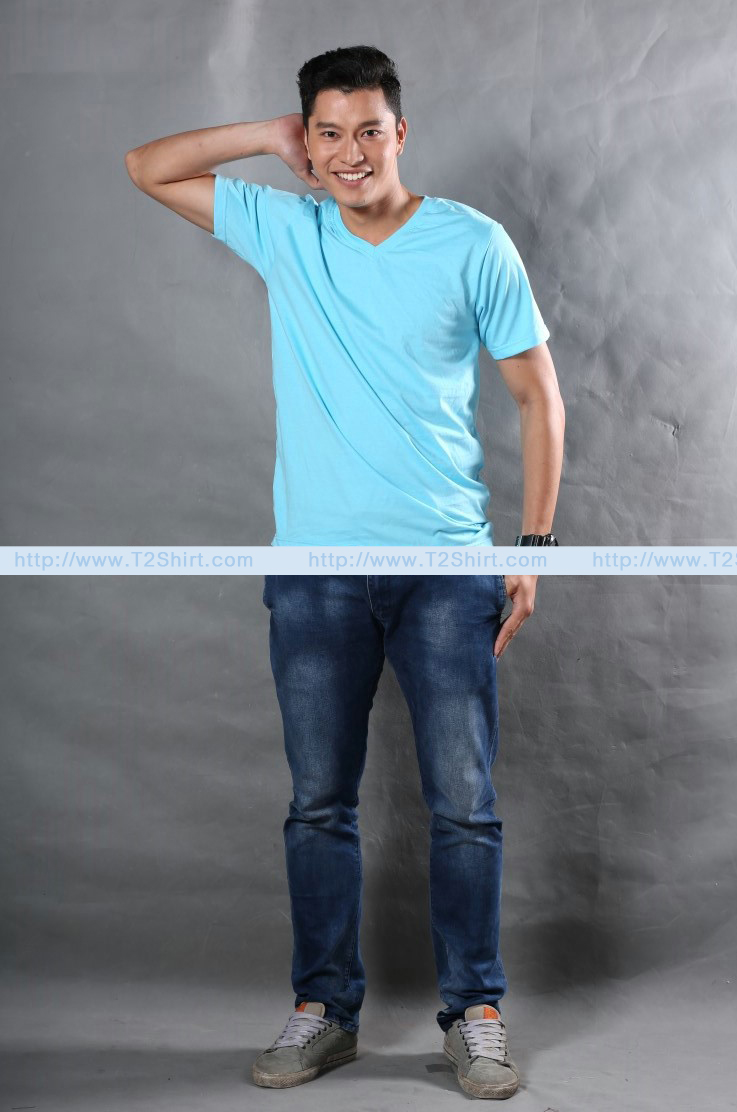 เสื้อยืด คอวี แขนสั้น สีฟ้าอ่อน Size L