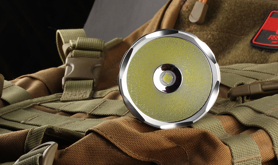 ไฟฉายแรงสูง แบบพกพาขนาดใหญ่ Convoy L6 รุ่นสีเงิน