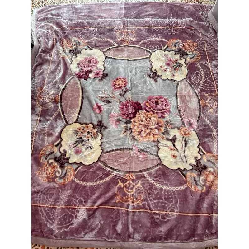 ผ้าห่มขนมิงค์เกาหลี 8 ฟุต 2 ชั้น 4 -4.2 กก. สีสวย ลายสวย ขนนุ่มเนียน