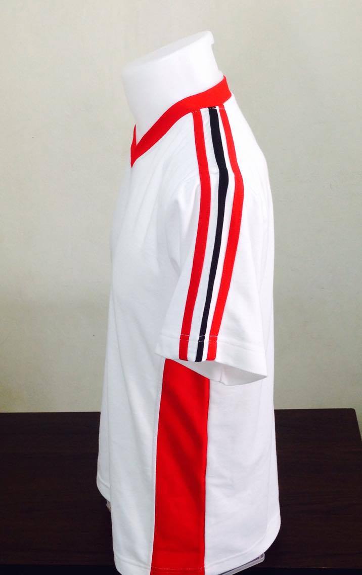 เสื้อคอวีผ้าใส่สบาย สินค้าสังผลิตพร้อมปักโลโก้ตามต้องการ ชาย หญิง สั่งได้ตามต้องการ
