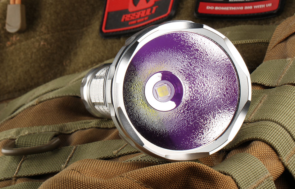 ไฟฉายแรงสูง แบบพกพาขนาดใหญ่ Convoy L6 รุ่นสีเงิน