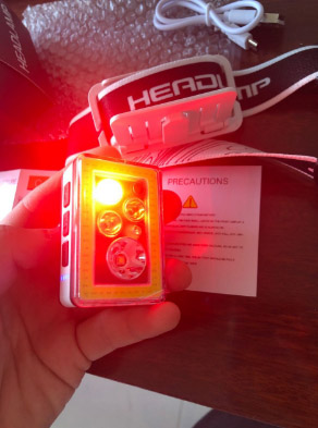 ไฟฉายคาดศีรษะแบบมีไฟ 3 สี แดง น้ำเงิน เขียว และแสงขาวปกติ และมี COB มีอินฟราเรด Santafe Fire T81 ตัวไฟฉายสีน้ำเงิน ขาว