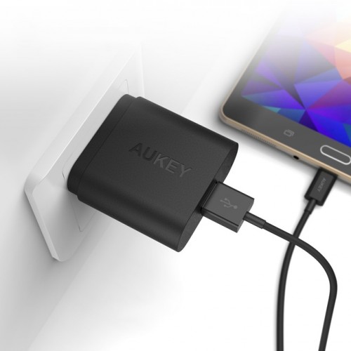 Adapter ที่ชาร์จมือถือ Aukey for Qualcomm ® Quick Charge ™ 3.0 (QC 3.0 + QC 2.0) + แถมสาย Aukey USB (PA-T9)