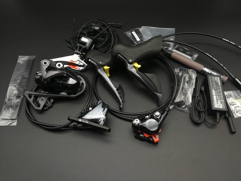 ชุดเกียร์ไฟฟ้า Ultegra DI2 Disc Break (R8070)