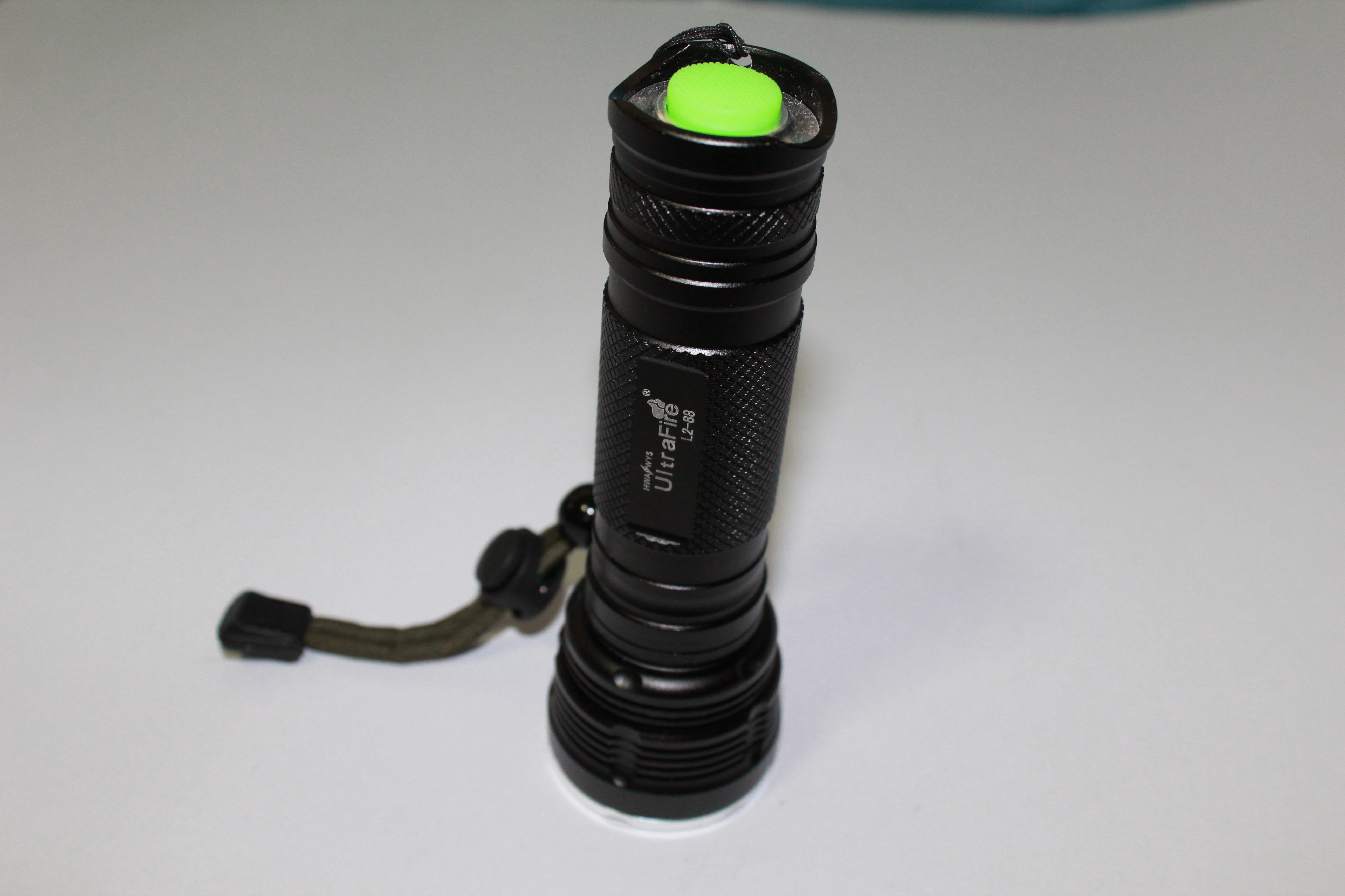 ไฟฉายพกพาแรงสูง Ultrafire Cree LED หลอด XM L2