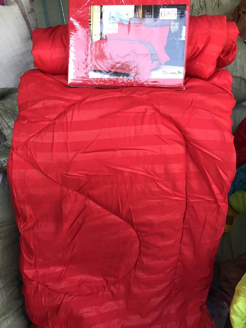 ชุดผ้าปูสีพื้น ลายริ้ว 6ฟุต 6 ชิ้น ผ้าห่มขนาด 7 ฟุต