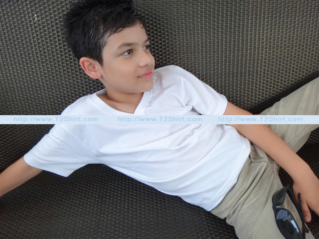 เสื้อยืดเด็ก คอวี แขนสั้น สีขาว Size XL