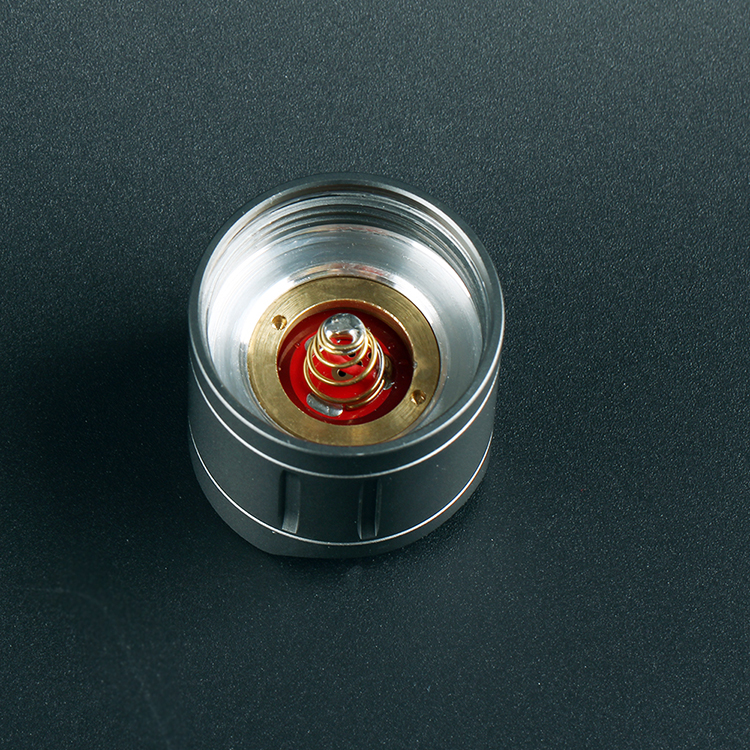 ไฟฉายแรงสูงขนาดกลางรุ่นใหม่ Convoy M26C Sand Color หลอด SST40 , 2300 LM