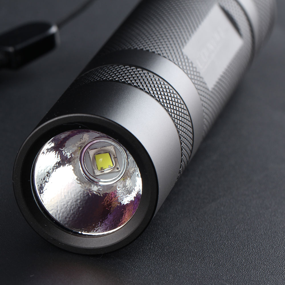 ไฟฉายแรงสูงขนาดเล็ก ความสว่างไม่เล็ก Convoy S21A Black หลอด SST40 , 2300 LM , 21700 (12 Gear) แสงสีเหลือง 5000K