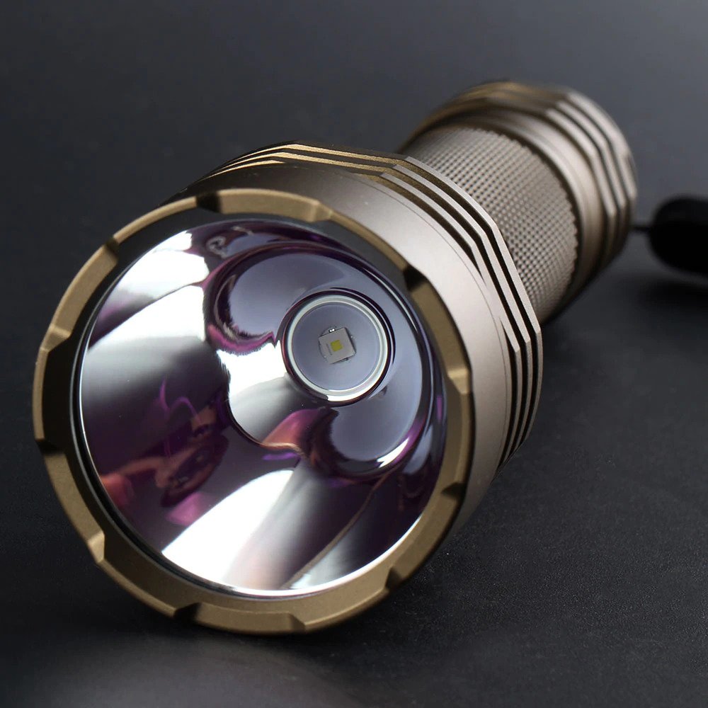 ไฟฉายแรงสูงขนาดเล็ก ส่องไกล Long Range Convoy C8+ Black หลอด KW CSLMN1.TG 6500K แสงขาว