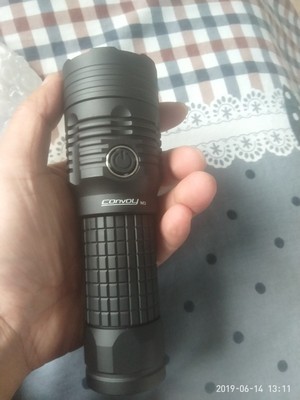 ไฟฉายพกพา คุณภาพสูง ขนาดกลาง Convoy M3 XHP70.2 LED Up to 4300 LM