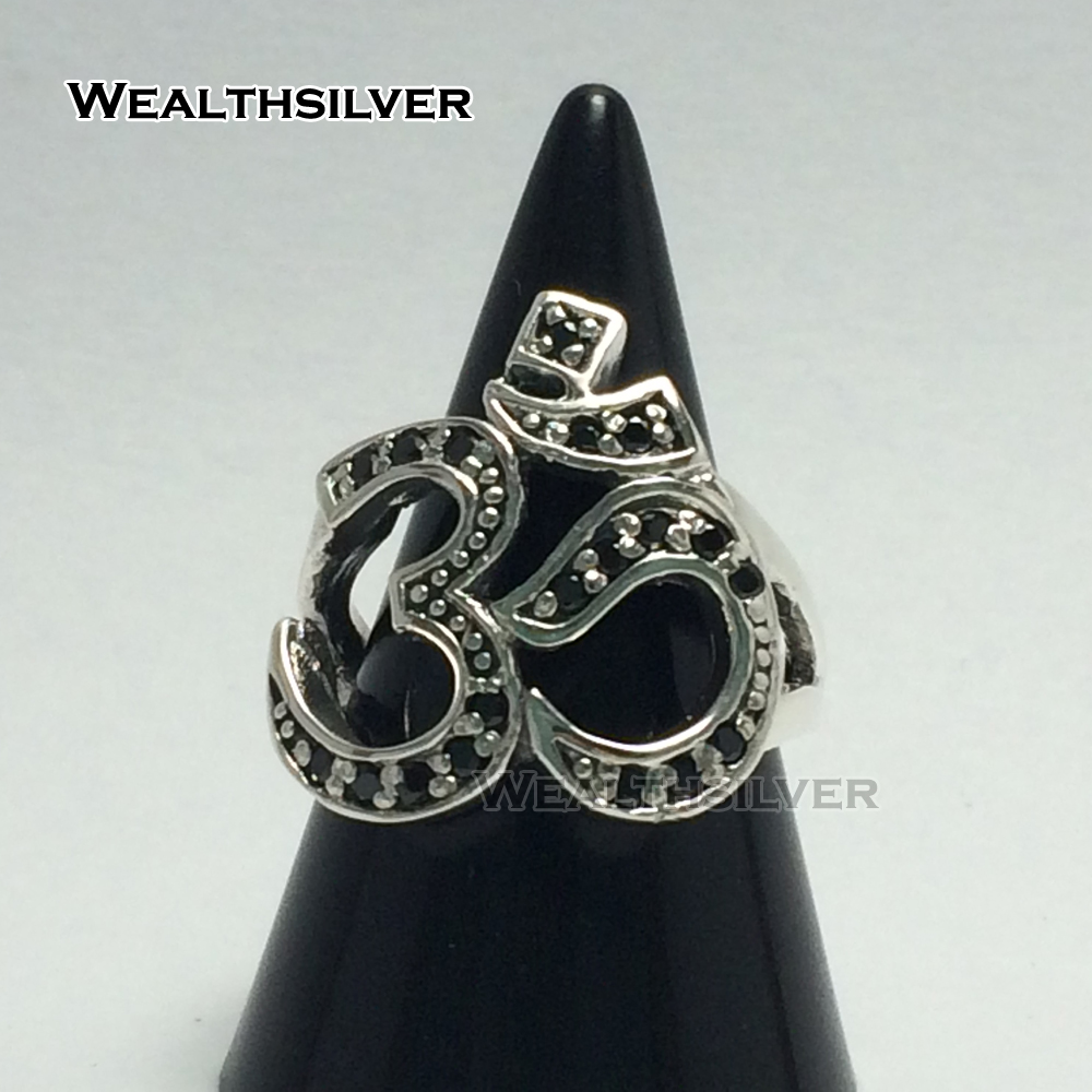 แหวนโอม L BlackCZ