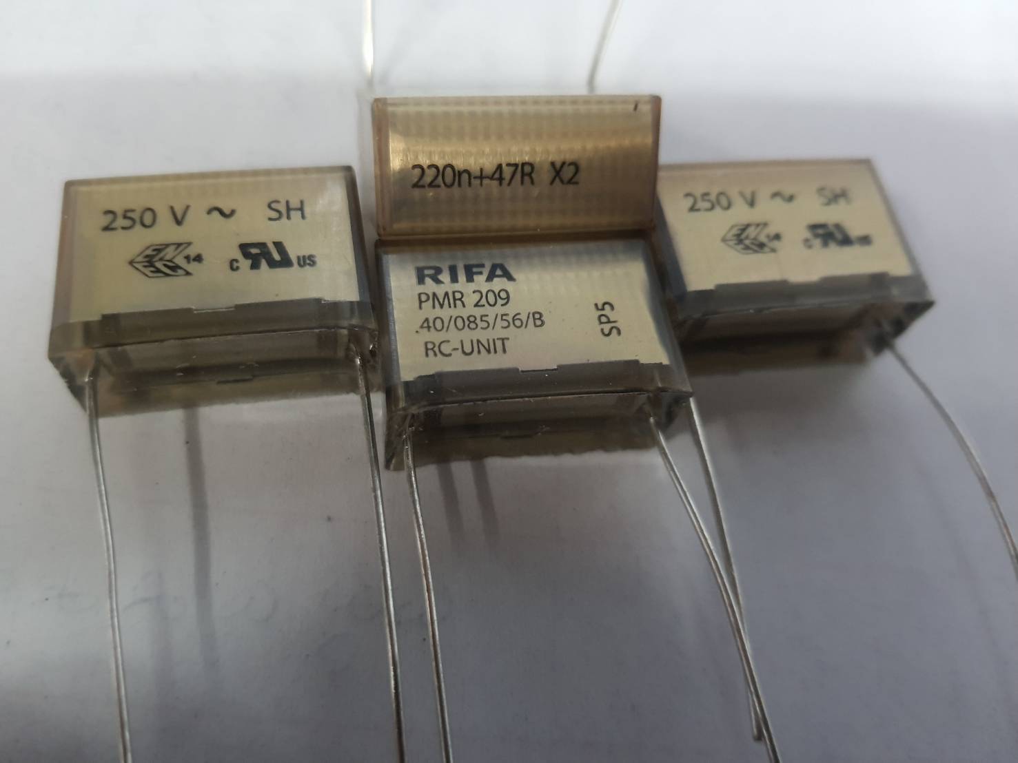 PMR209 250V RIFA 220n+47R